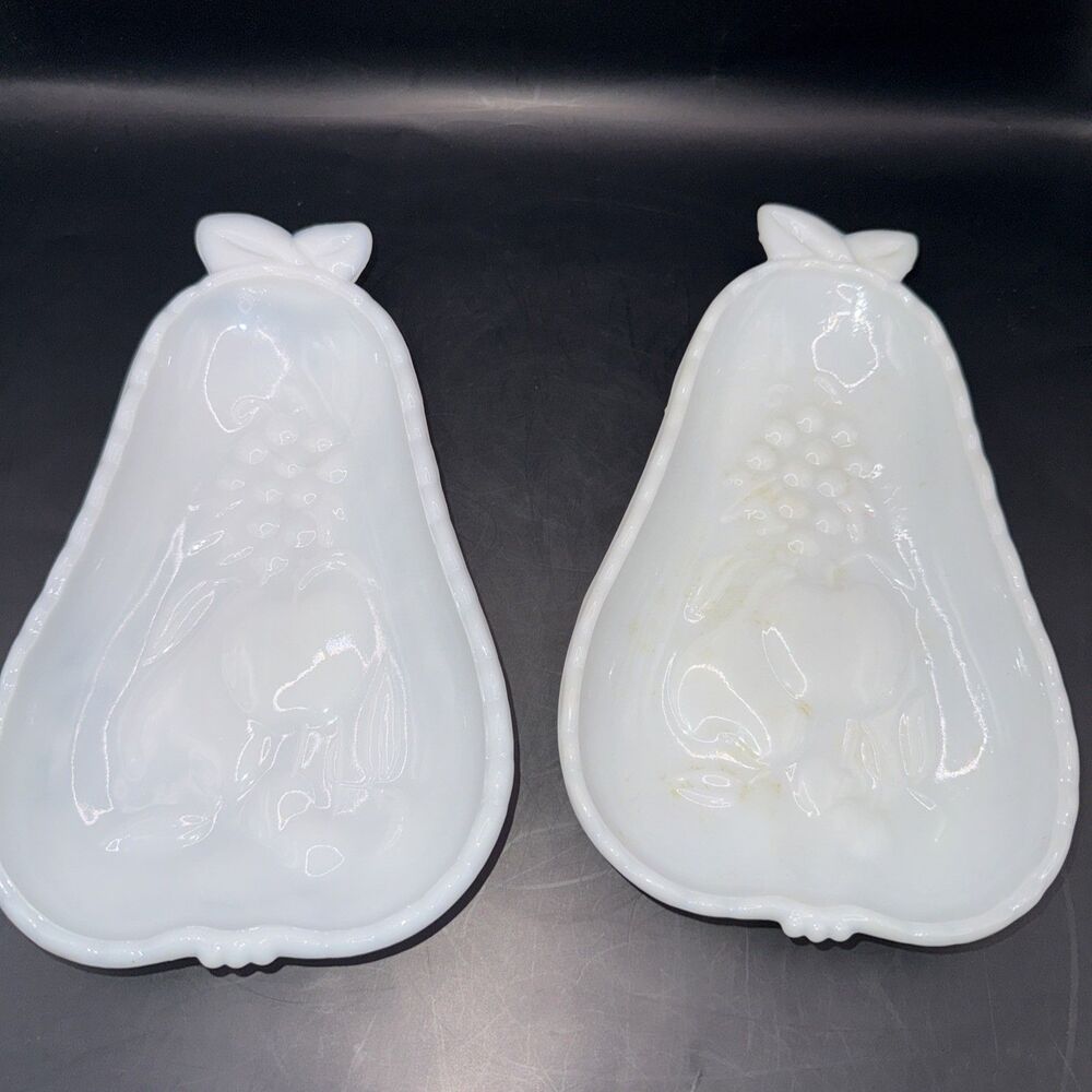 Lot 2 VINTAGE 1950/60 MILK GLASS PEAR SHAPED DESSERT CANDY NUT DISH TRAY FLORAL